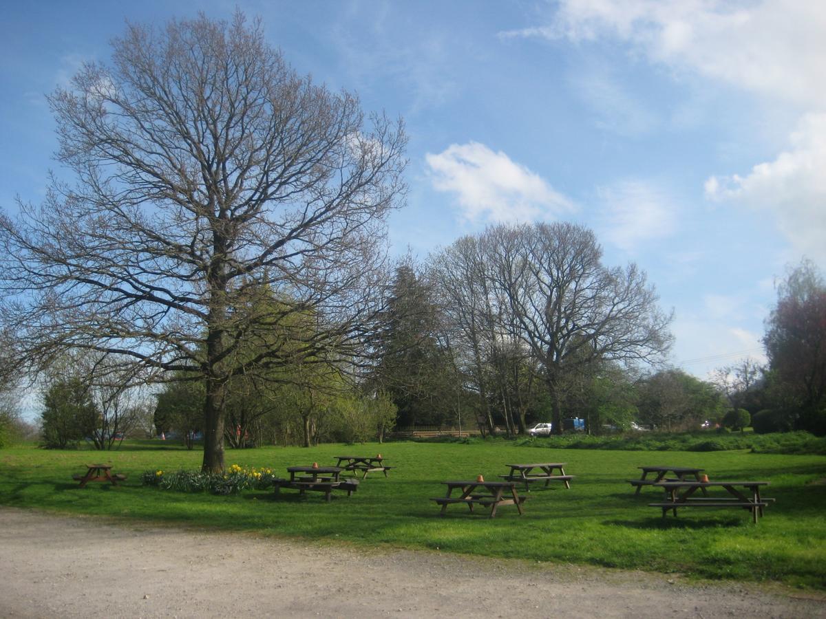 Bed & Breakfast The Benett Arms